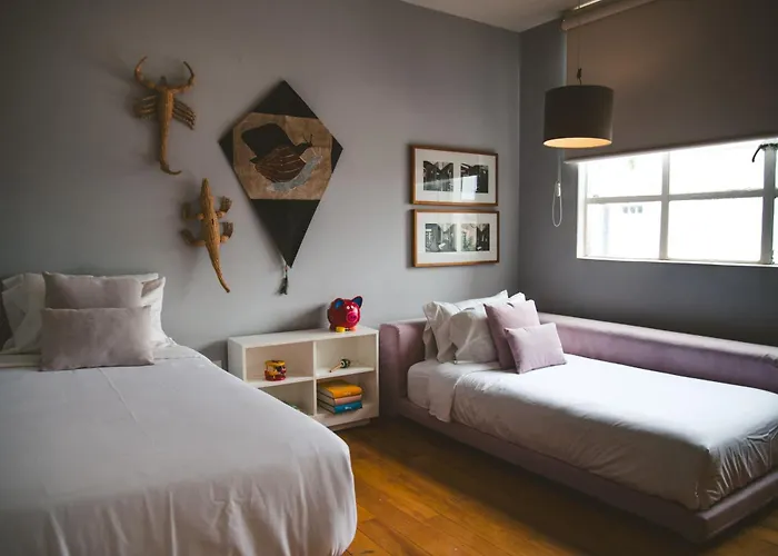 Charming Flat With Art & Natural Light In Condesa